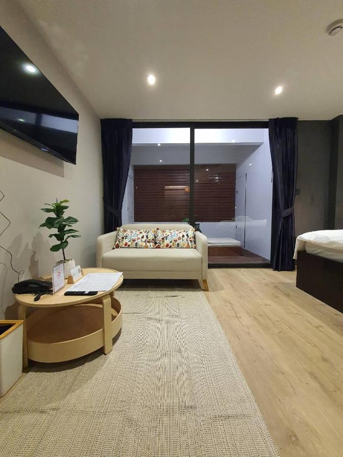 The Nhorm Hotel Ratchada Bangkok Exterior photo